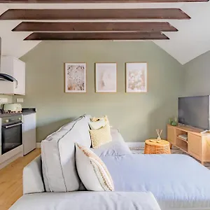  Apartment St United Kingdom