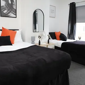  Apartment 2-bed With Rooftop Garden In Prime Location United Kingdom